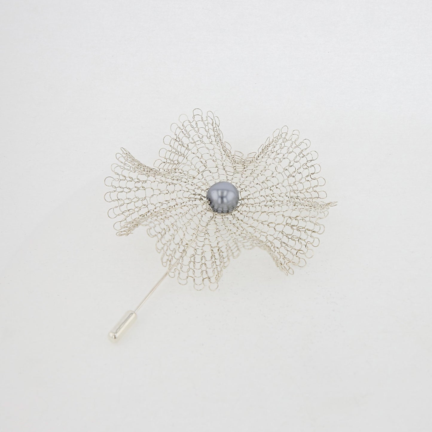 Broche Corolles Argent et Perle noire