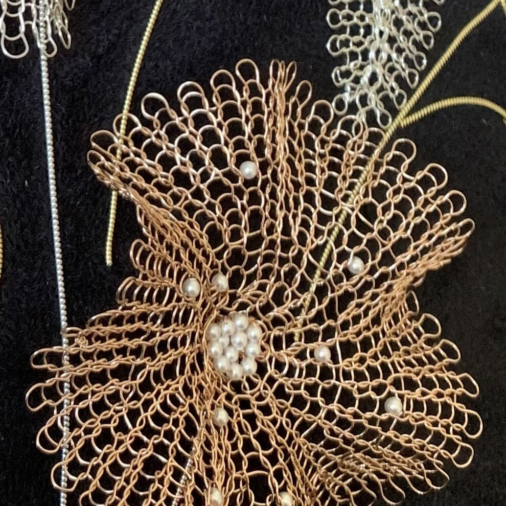 Broche Corolles Or Rose et Perle blanche