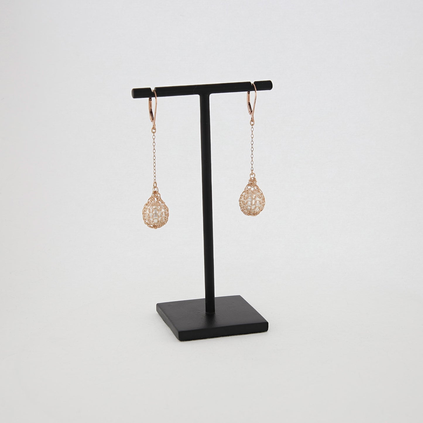 Boucles d'oreilles Gouttelettes Perle blanche et Or Rose