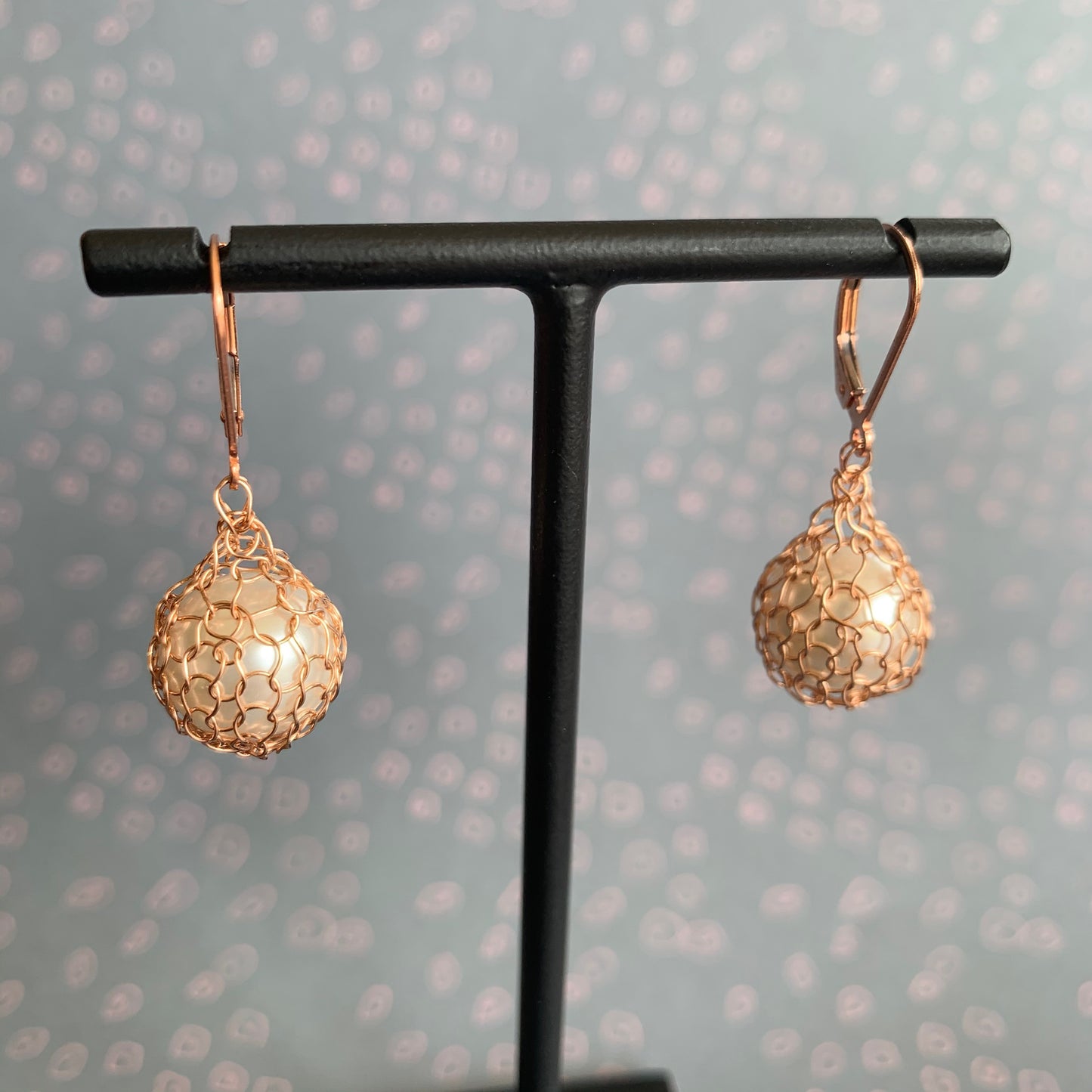 Boucles d'oreilles Gouttes Perle blanche et Or Rose