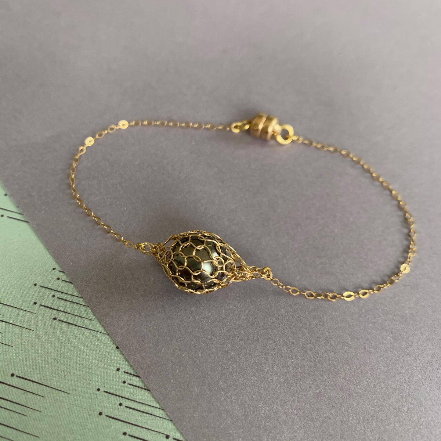 Bracelet Gouttes Perle noire et Or