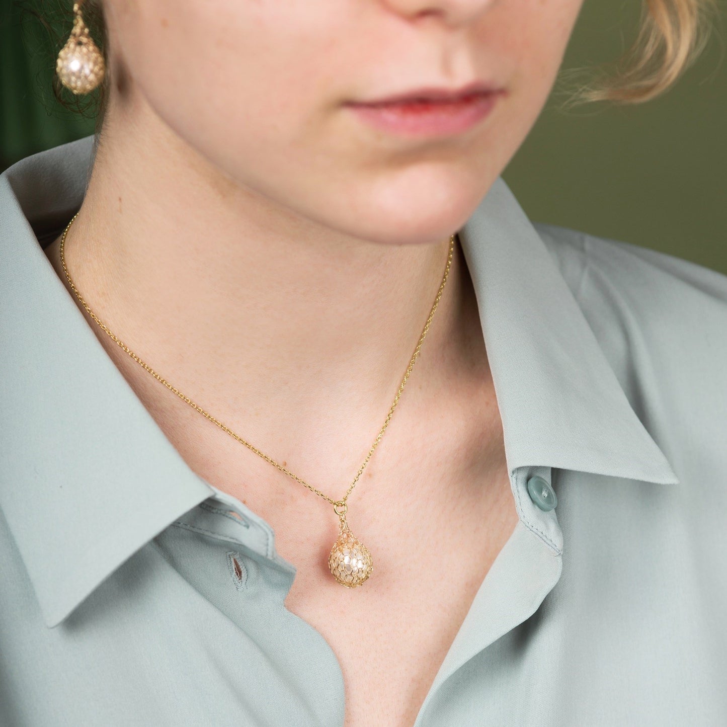 Collier Pendentif Gouttes Perle blanche et Or