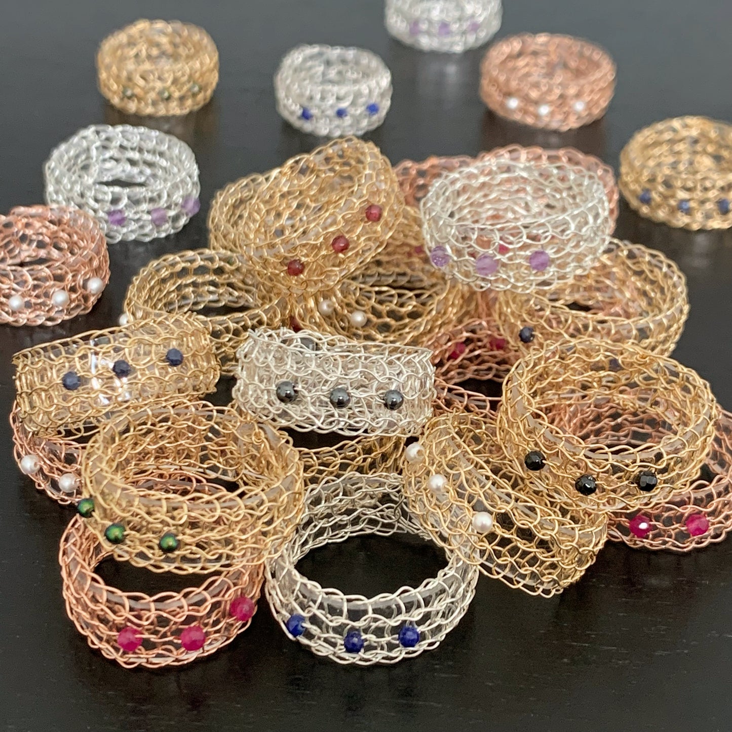 Bague Ondes Or Fine et Perles nacrées blanches