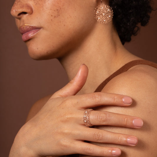 Bague Ondes Or Rose Fine et Perles nacrées blanches