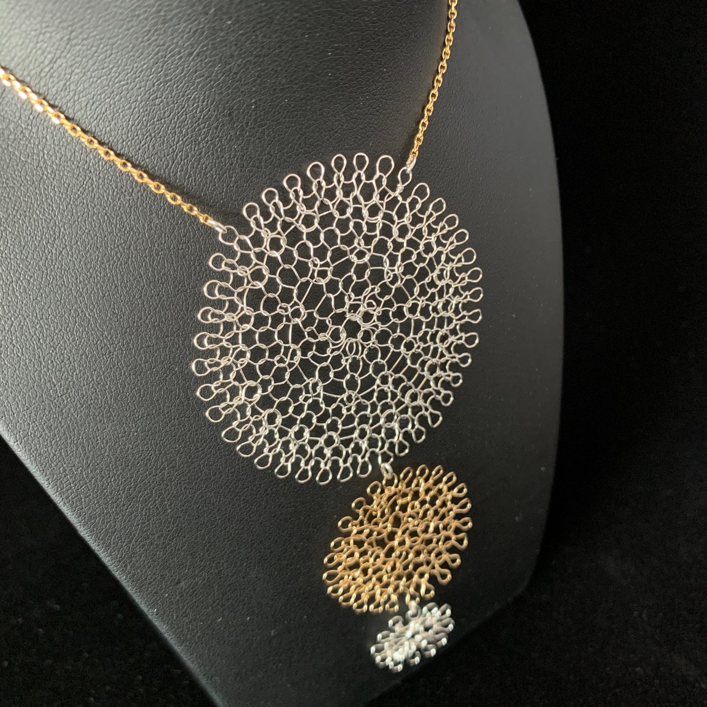 Collier Pendentif Rosaces Triple Or et Argent