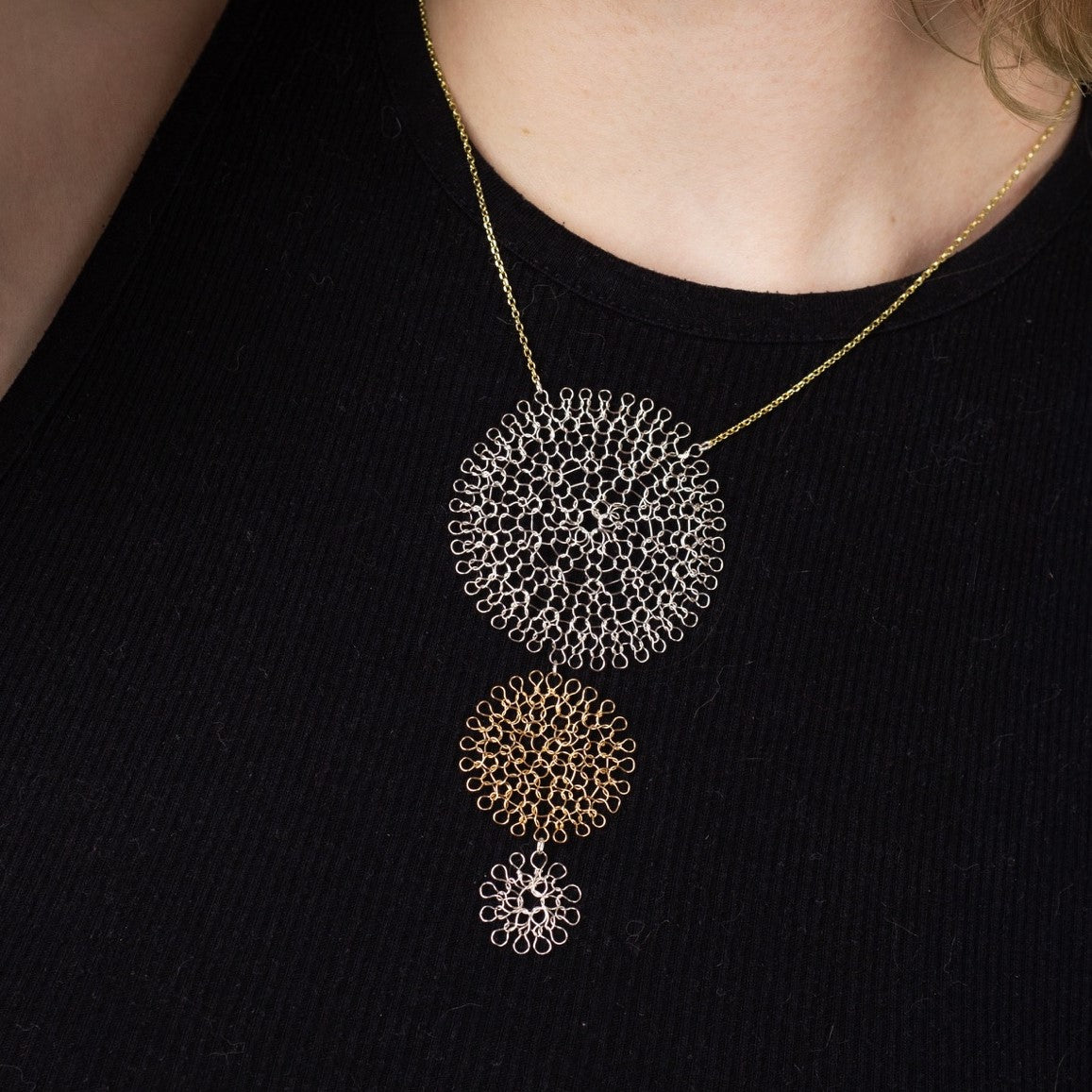 Collier Pendentif Rosaces Triple Or et Argent